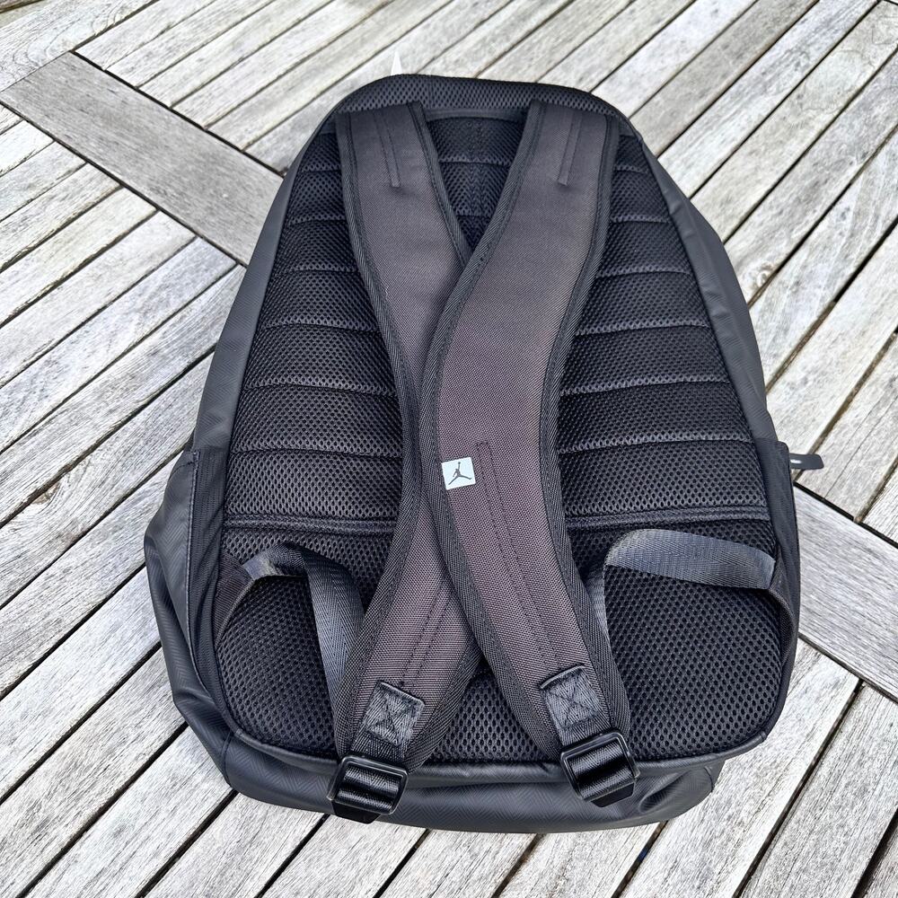 Air Jordan Airborne Weather Resistant Nike Backpack 15" Laptop Black 9A1944-023 - Picture 4 of 16